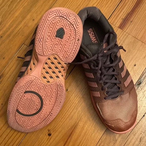 K-Swiss all court women’s tennis shoes, size 11, good support with wide toe box - Picture 2 of 3